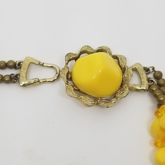 VINTAGE MID CENTURY MODERN BUTTERSCOTCH YELLOW ACRYLIC BEAD LAYERED NECKLACE - Picture 7 of 8